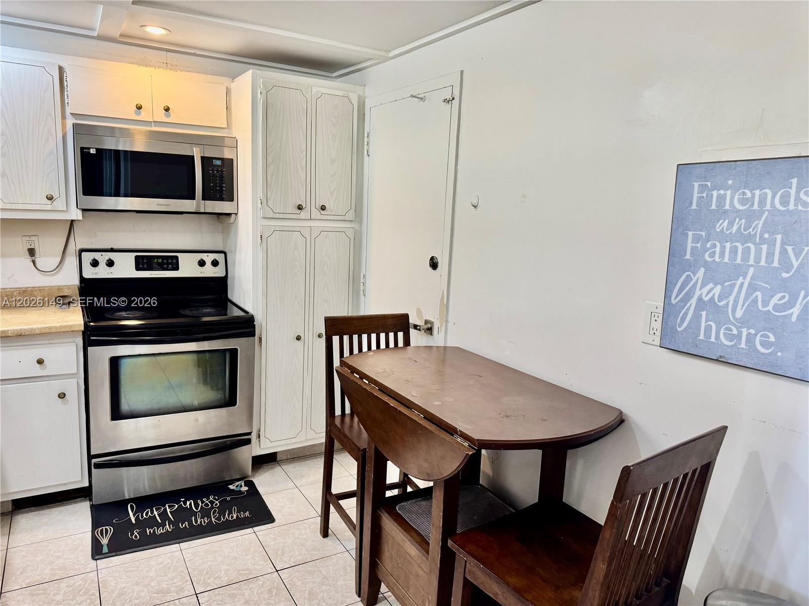 image Arlen House Condo5