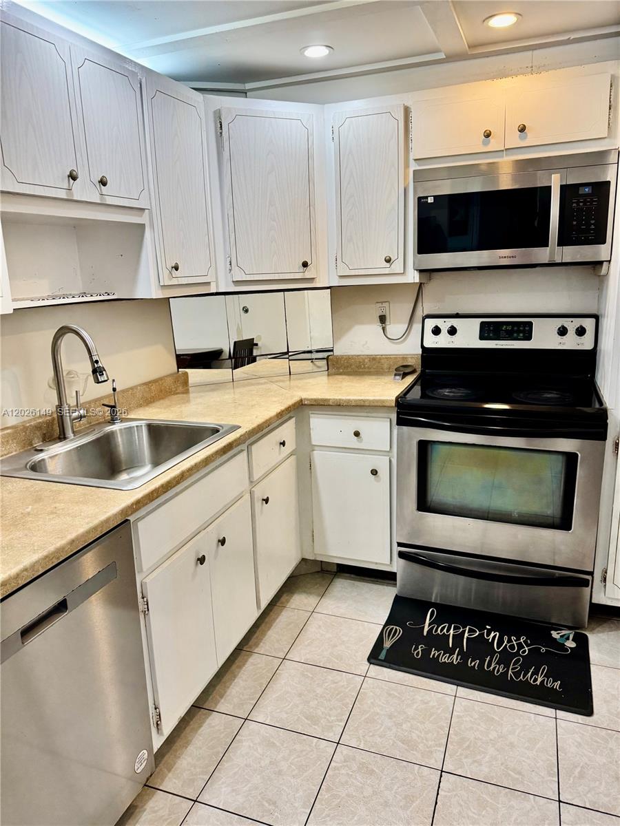 image Arlen House Condo6