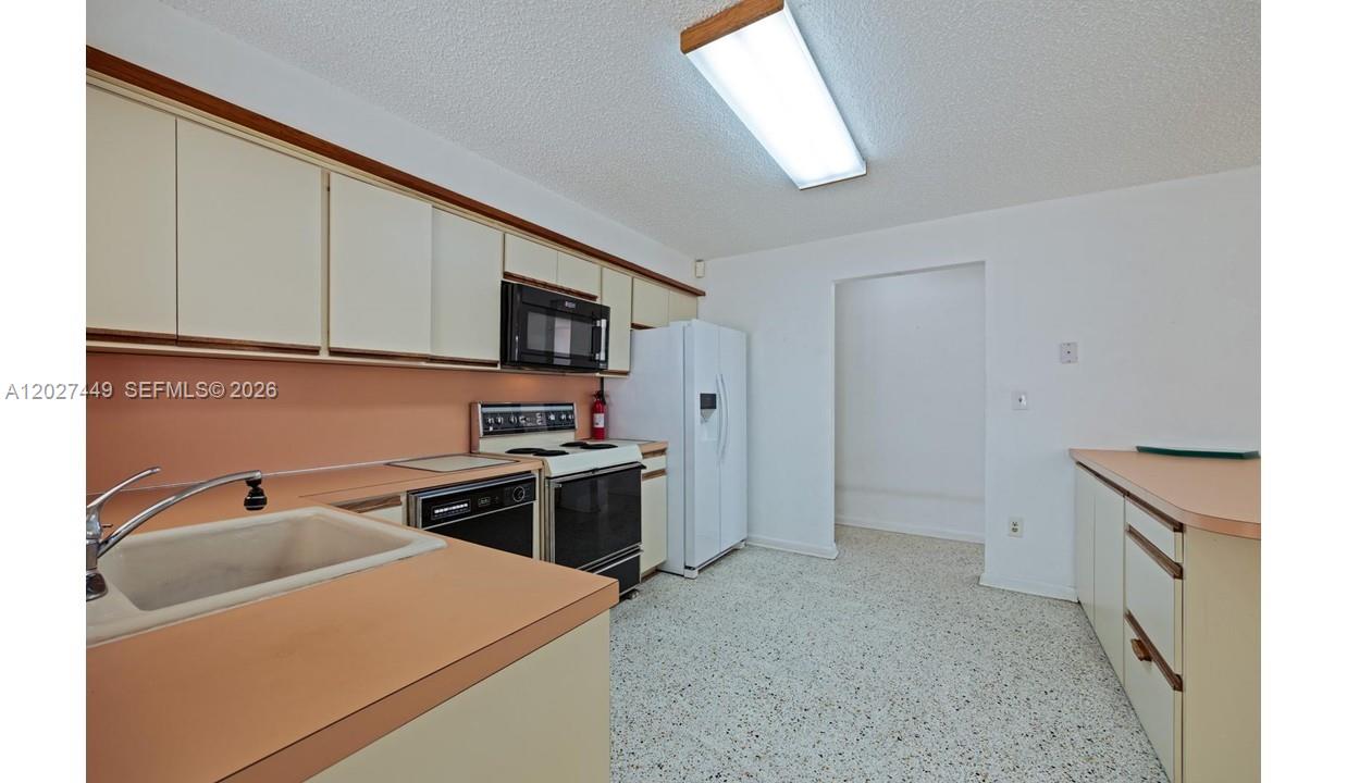 3062 SW 14th St Miami, FL 33145