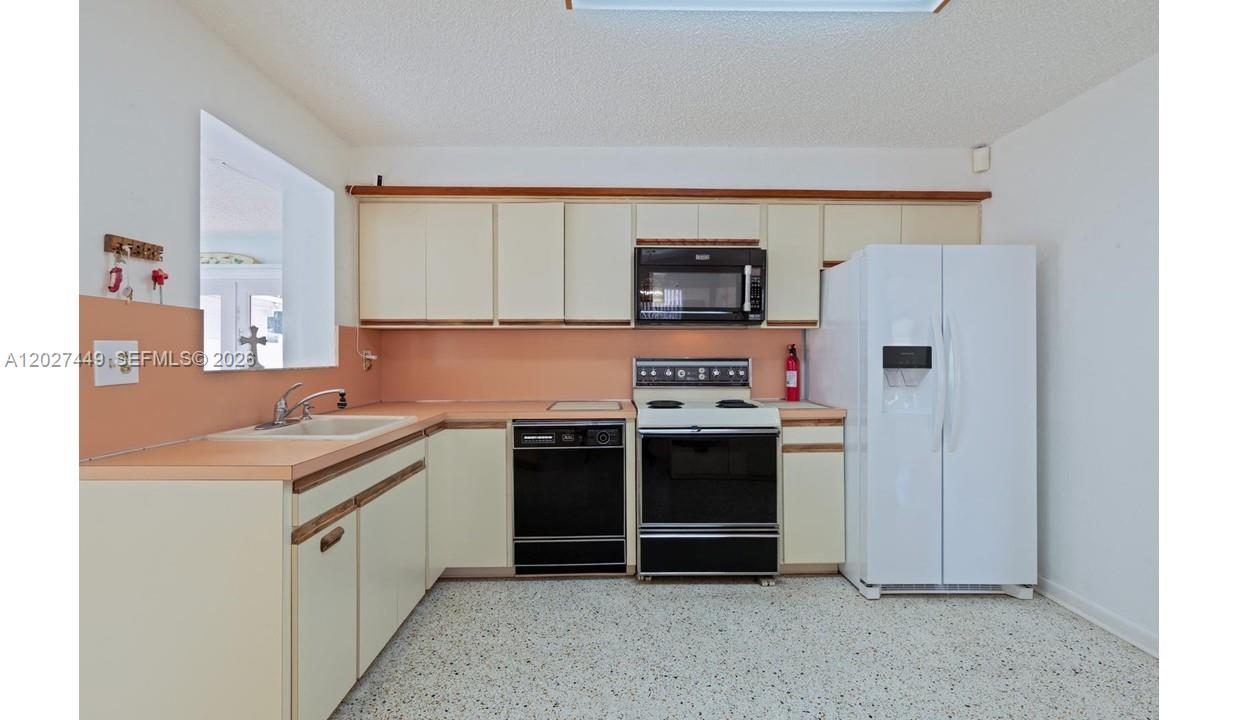3062 SW 14th St Miami, FL 33145