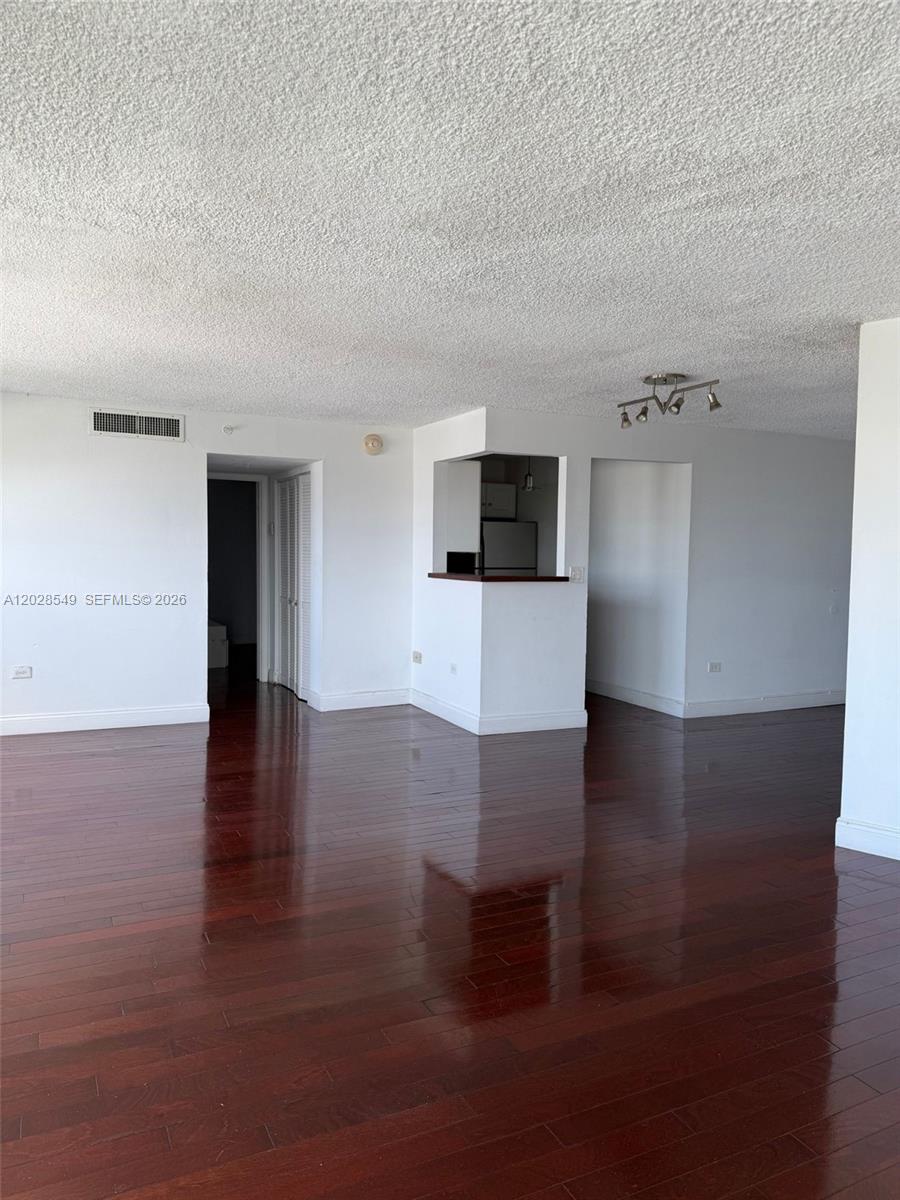 1881 Washington Ave #7C
