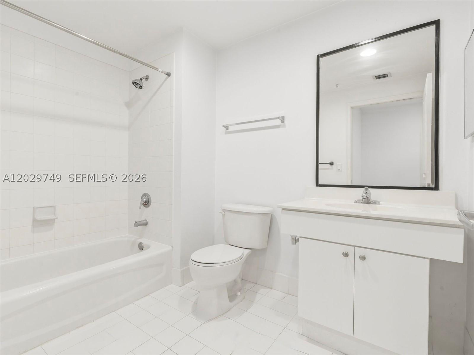 image Ten Aragon Condo16