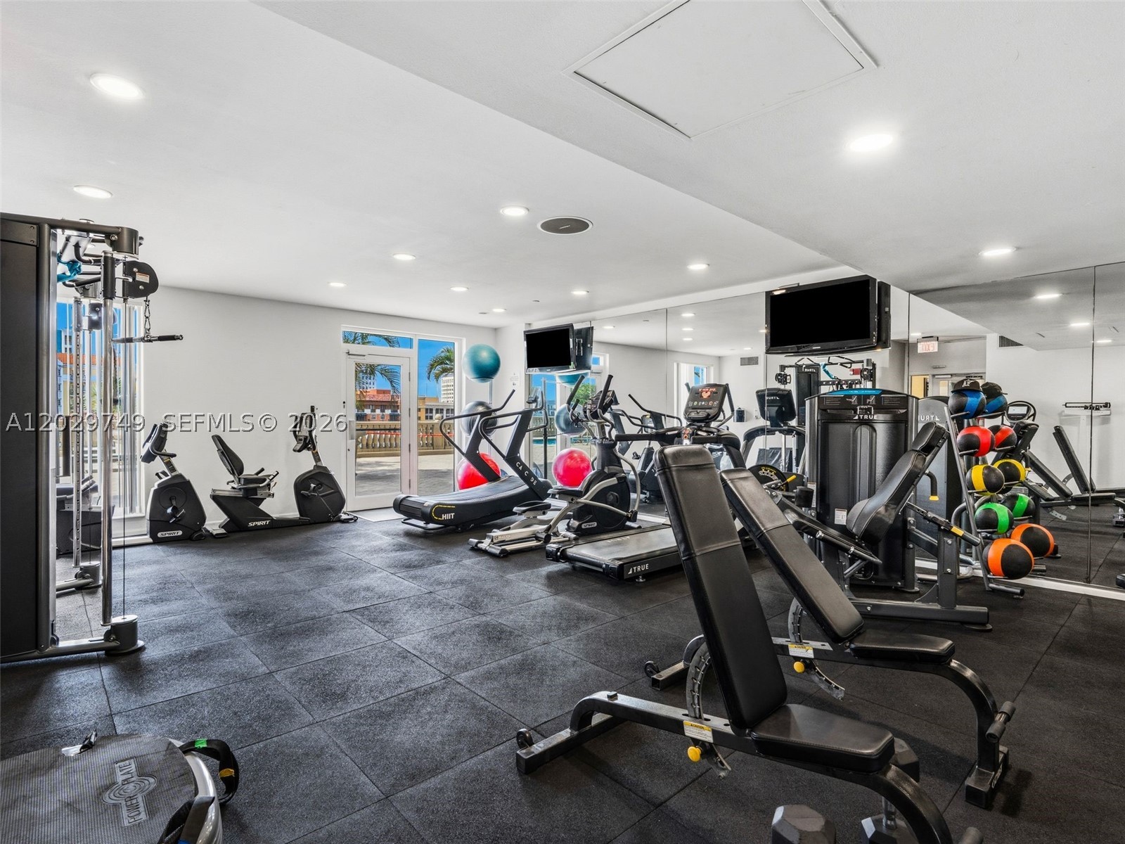 image Ten Aragon Condo19