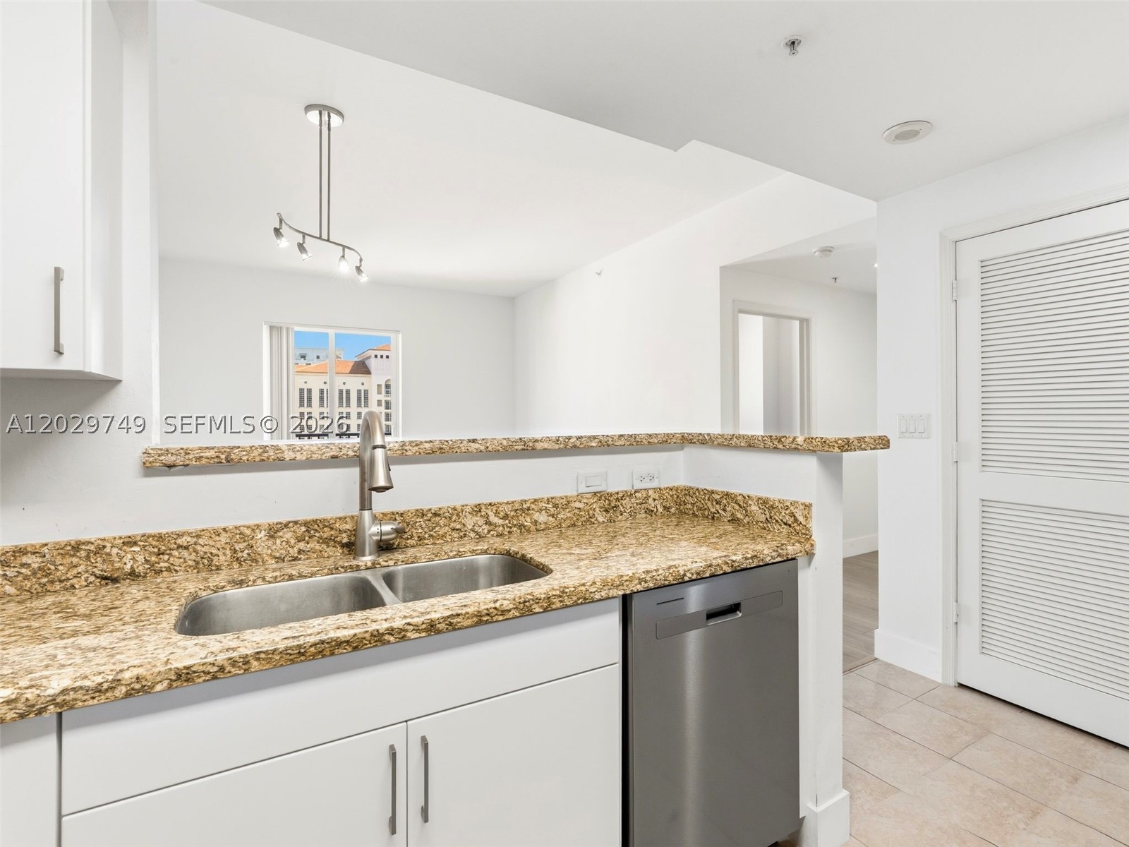 image Ten Aragon Condo8