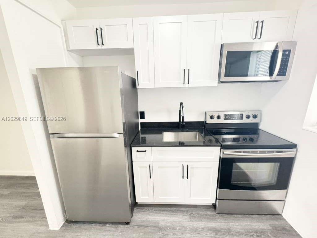1239 Marseille Dr #3