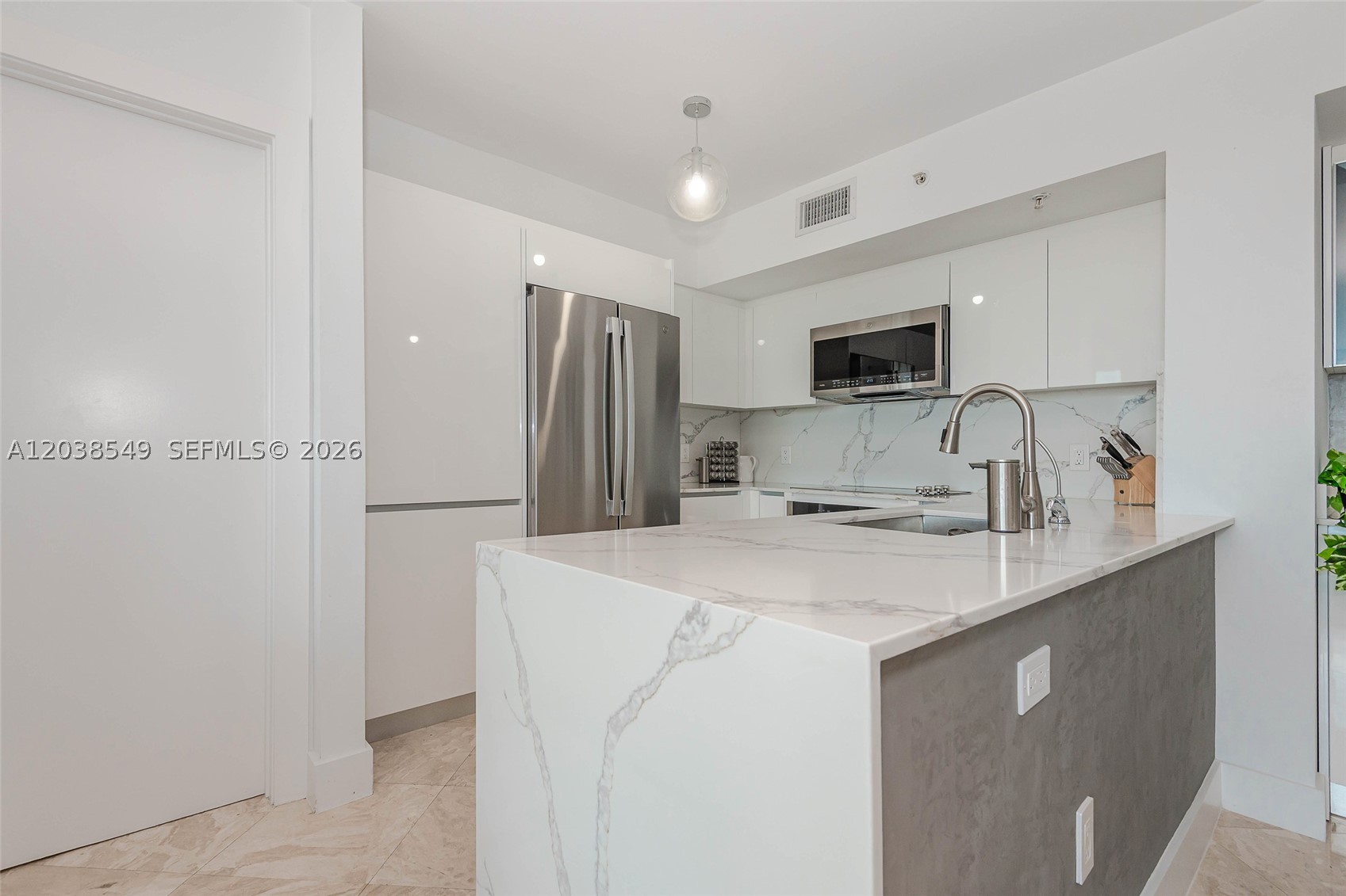 90 Alton Rd #1109 Miami Beach, FL 33139