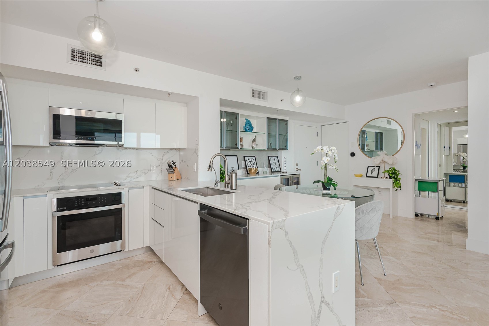 90 Alton Rd #1109 Miami Beach, FL 33139