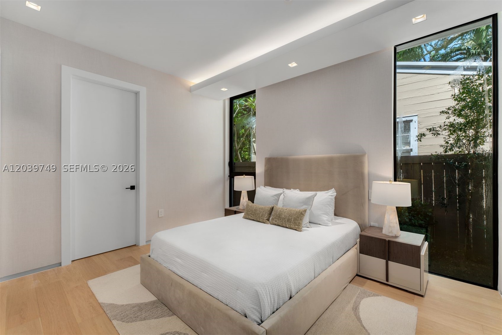 3579 Avocado Ave Miami, FL 33133