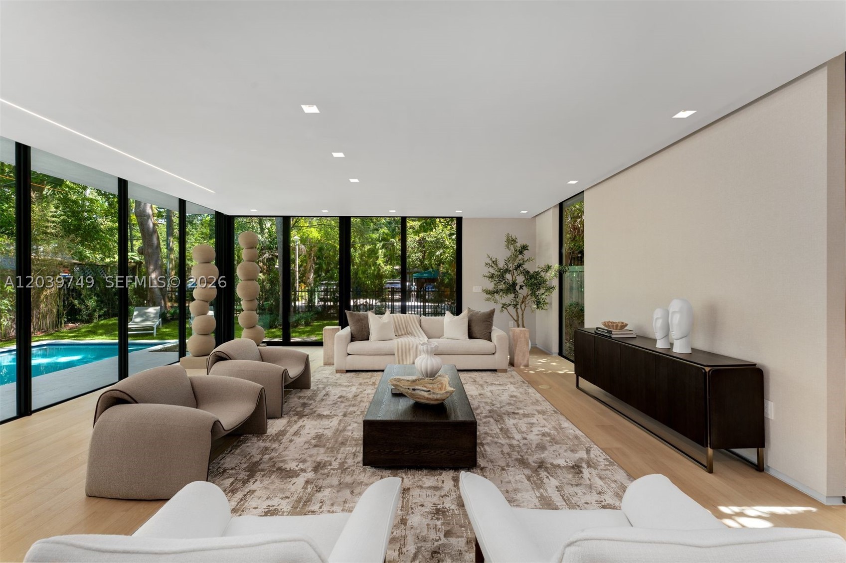 3579 Avocado Ave Miami, FL 33133