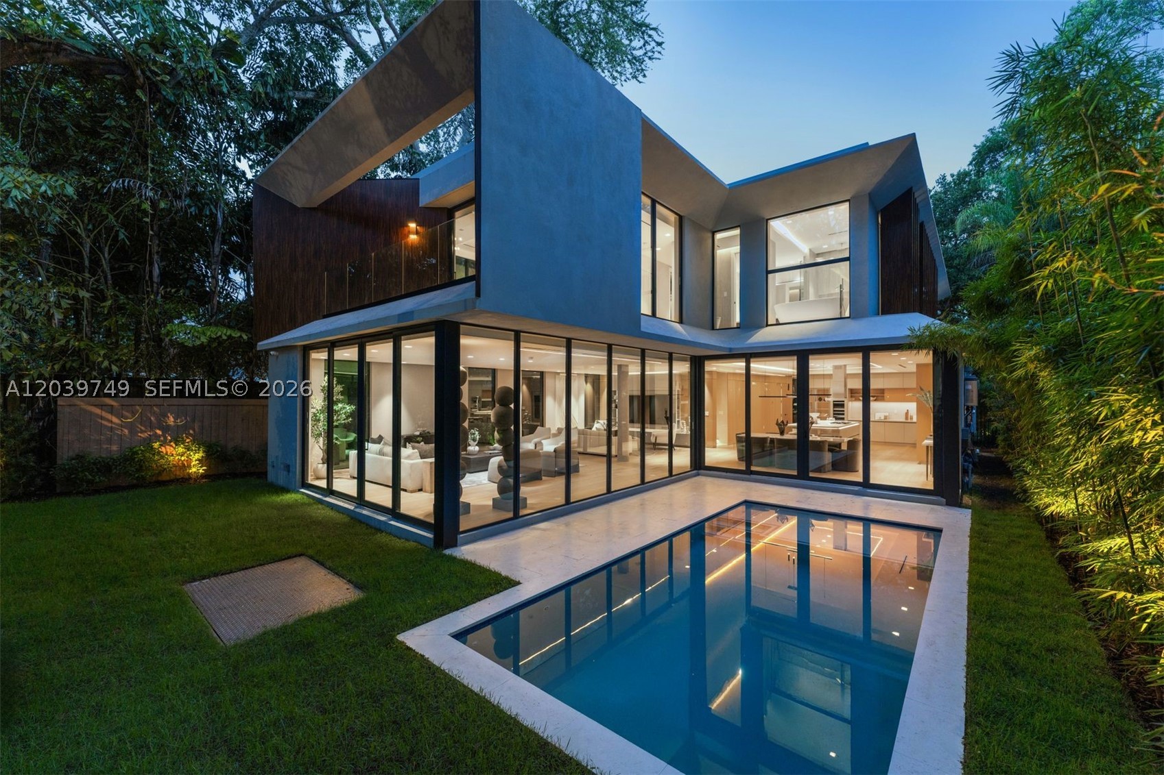 3579 Avocado Ave Miami, FL 33133