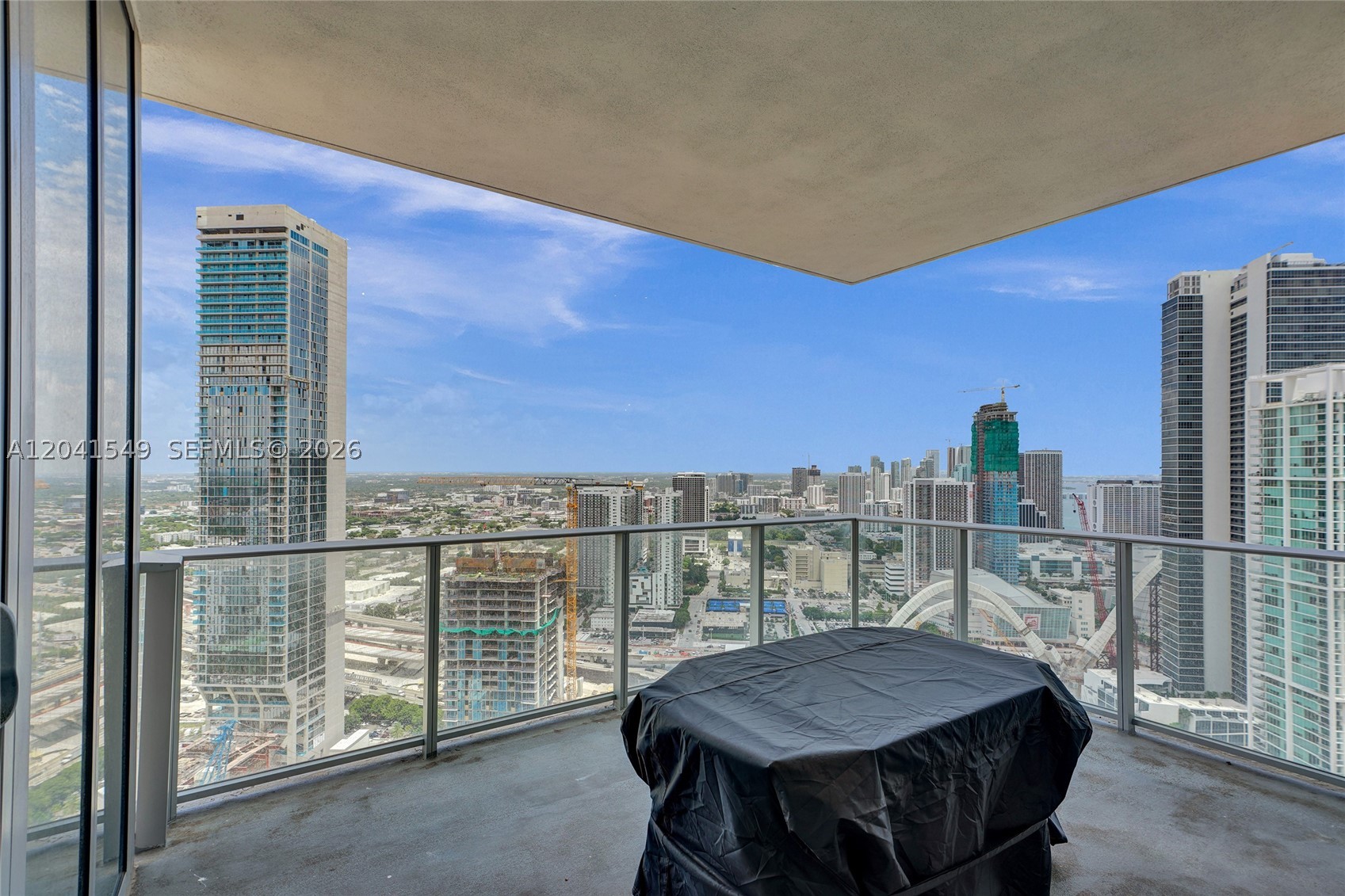image Paramount Miami Worldcenter0