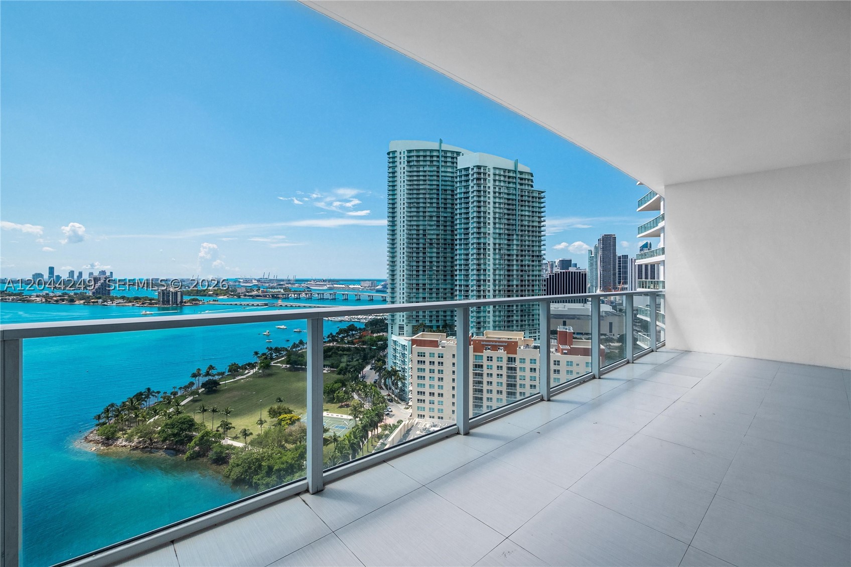 image Paramount Bay21
