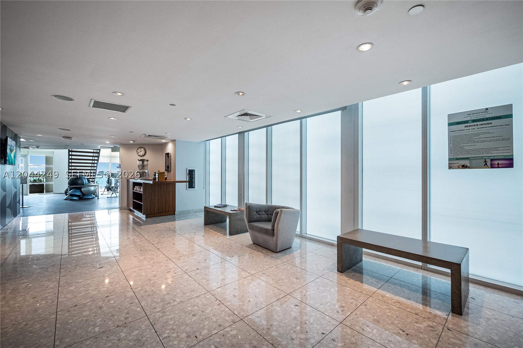 image Paramount Bay25