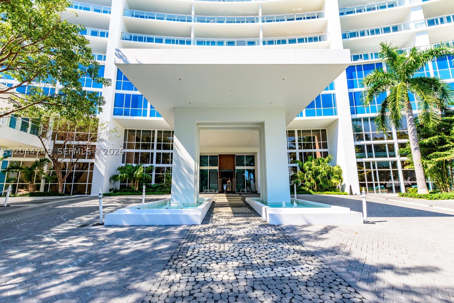 image Paramount Bay2