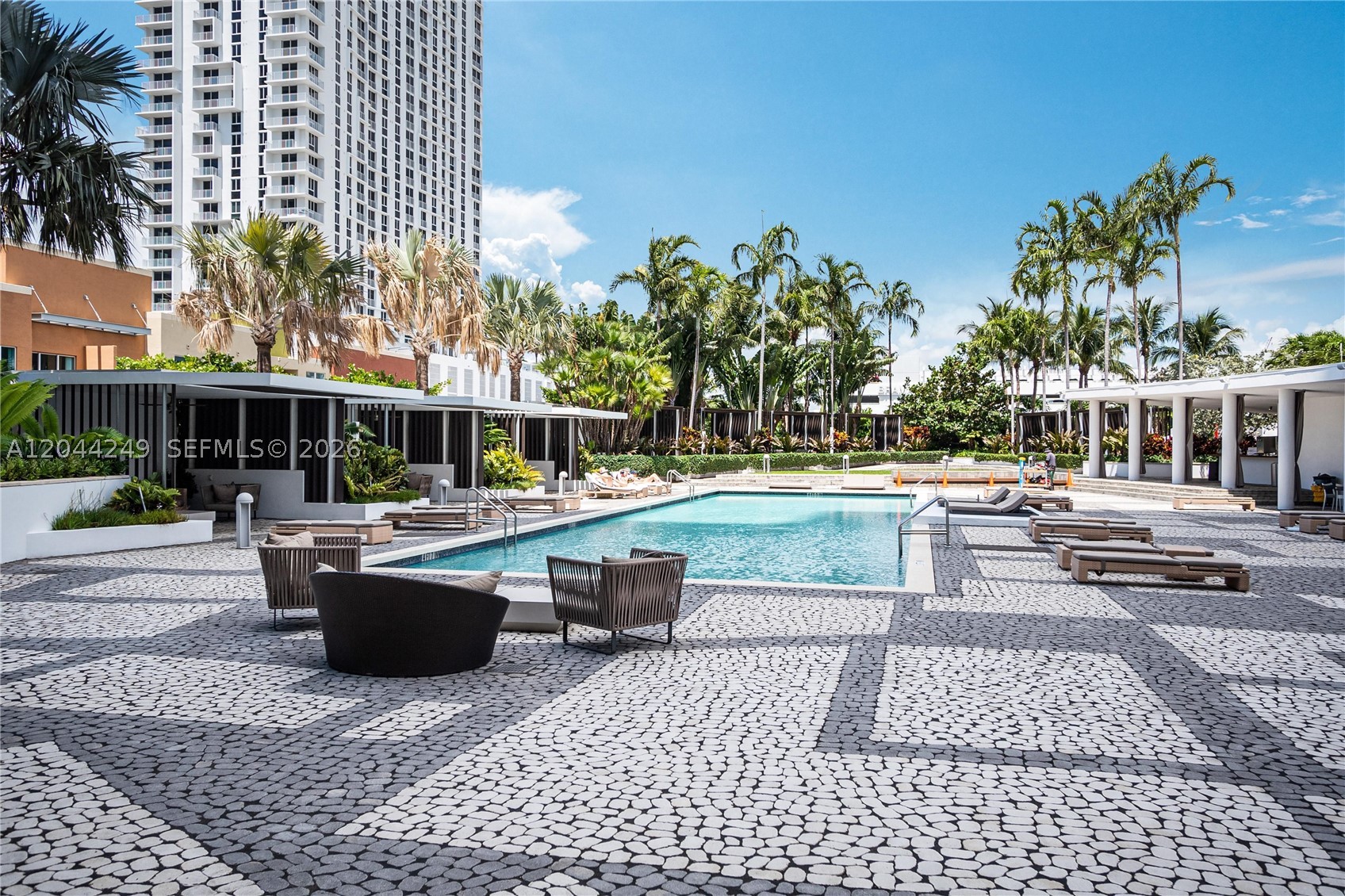 image Paramount Bay31