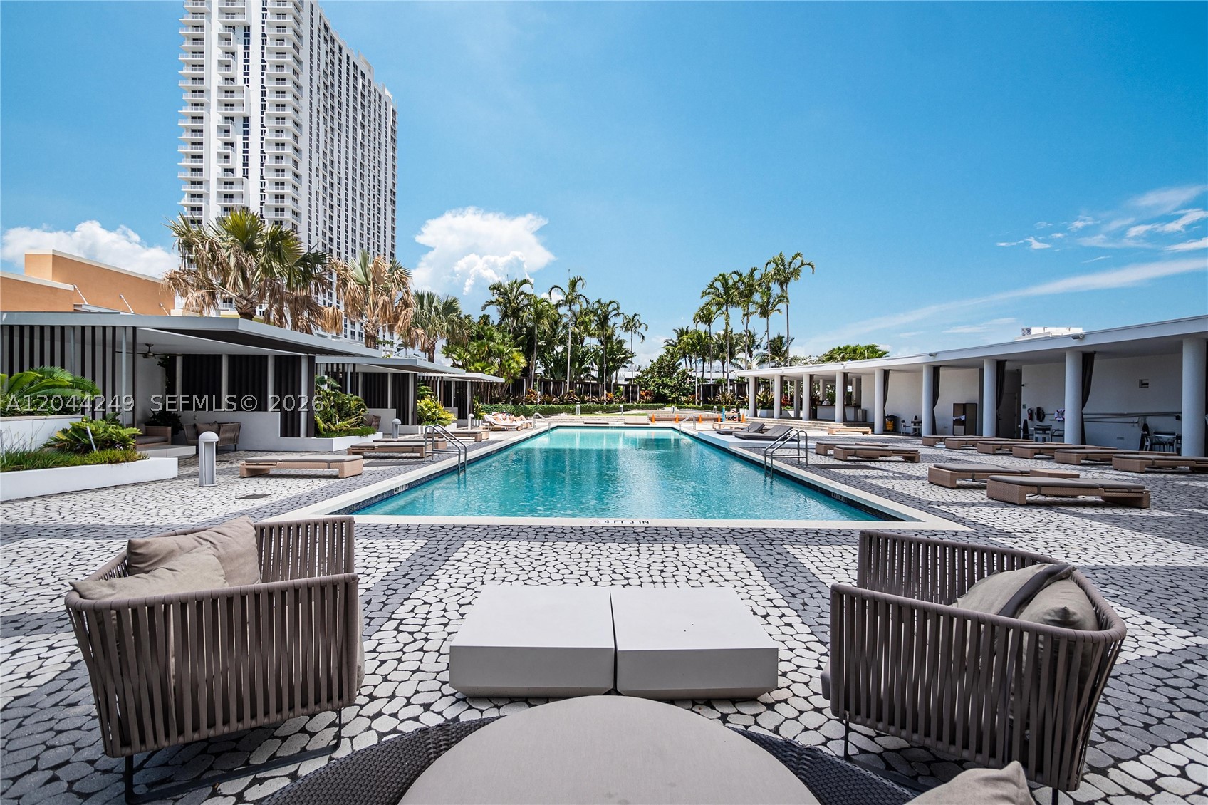 image Paramount Bay33