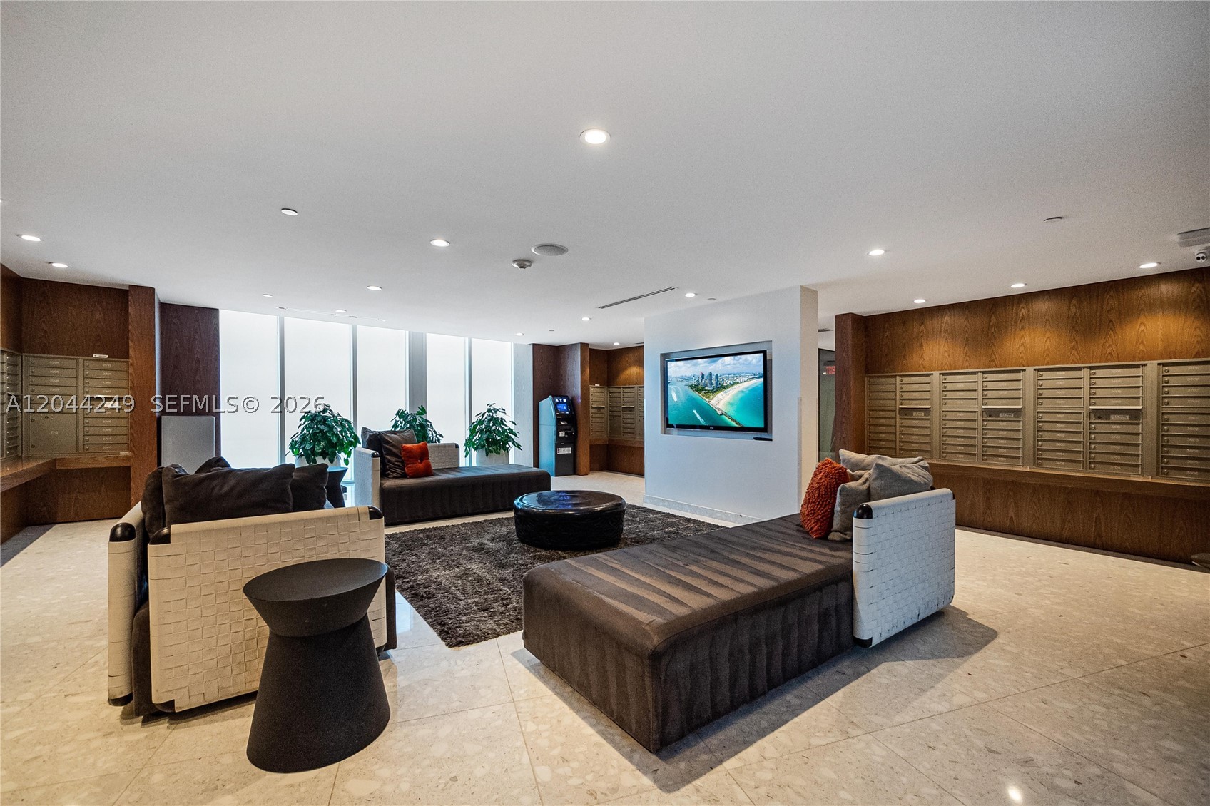 image Paramount Bay35