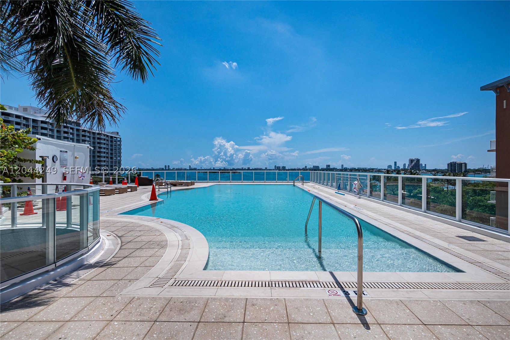 image Paramount Bay37