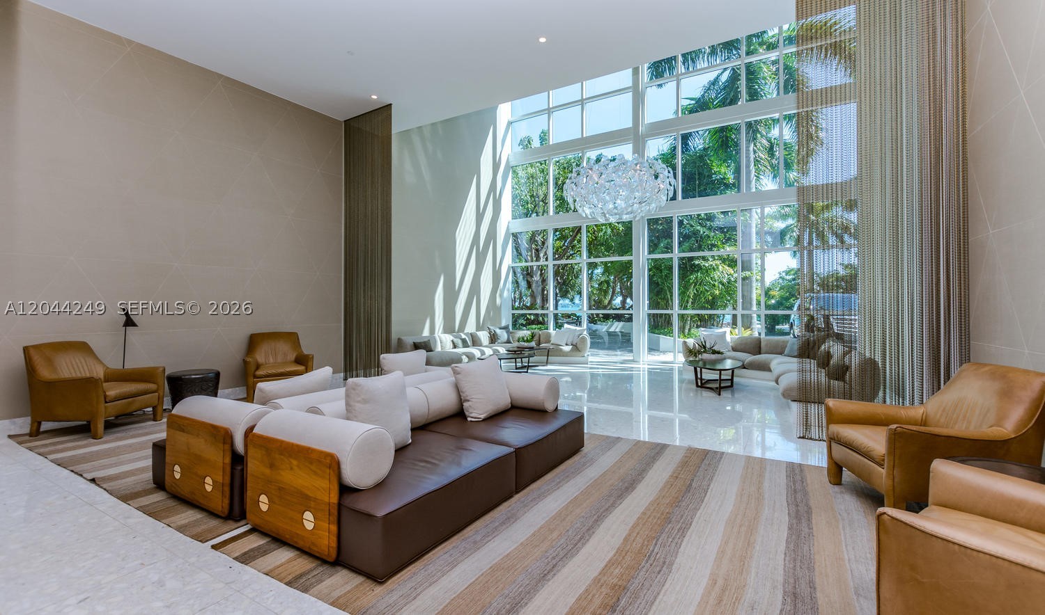 image Paramount Bay41