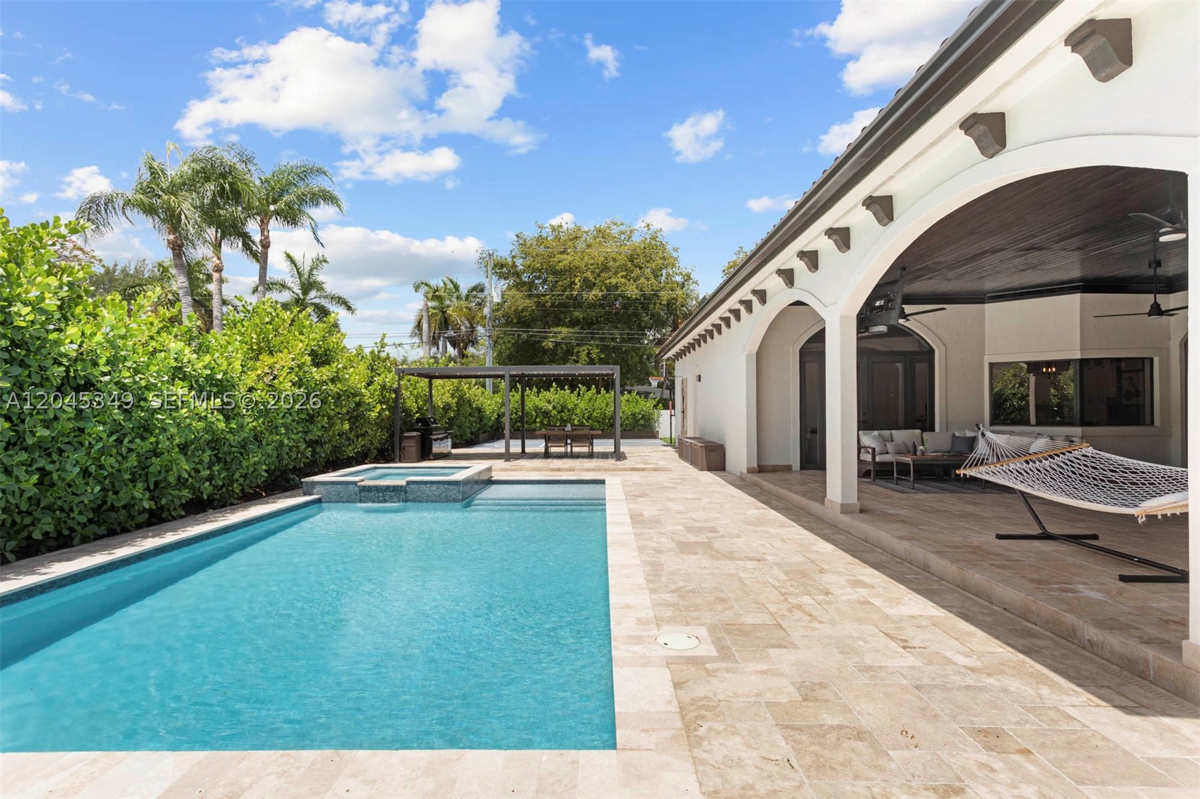 6874 SW 57th Ter Miami, FL 33143