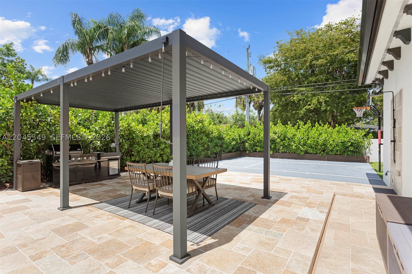 6874 SW 57th Ter Miami, FL 33143