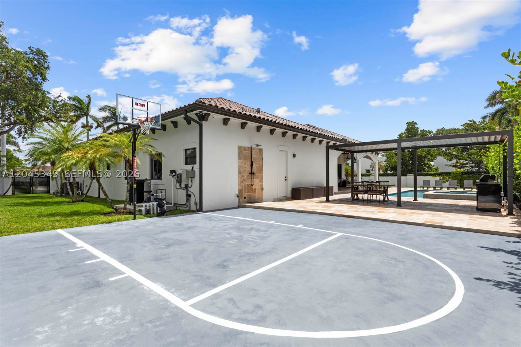 6874 SW 57th Ter Miami, FL 33143