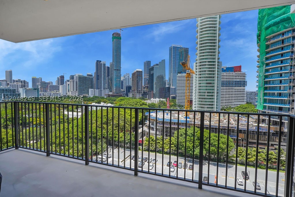 image Brickell Place II4