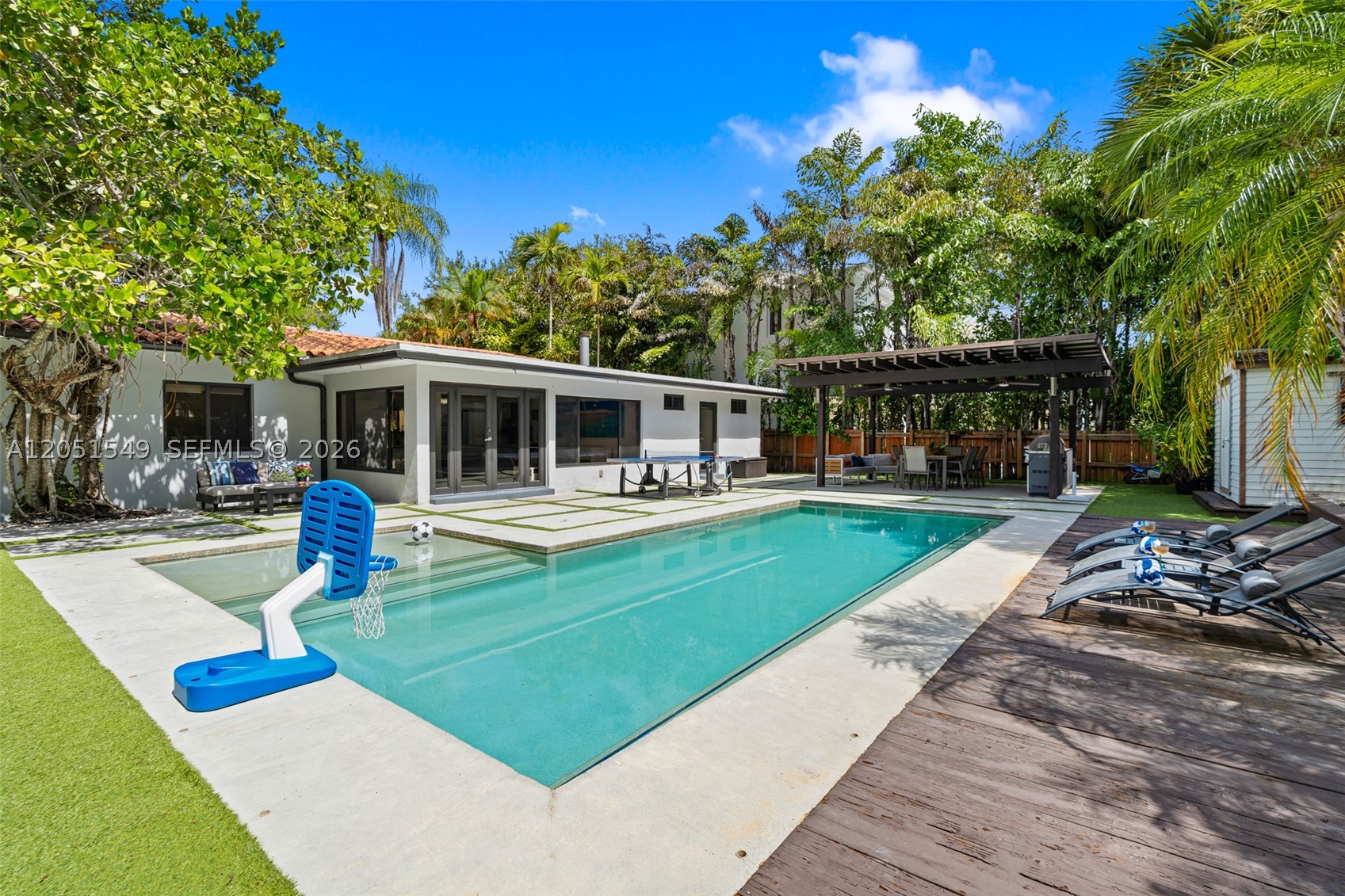 7831 SW 54th Ct Miami, FL 33143