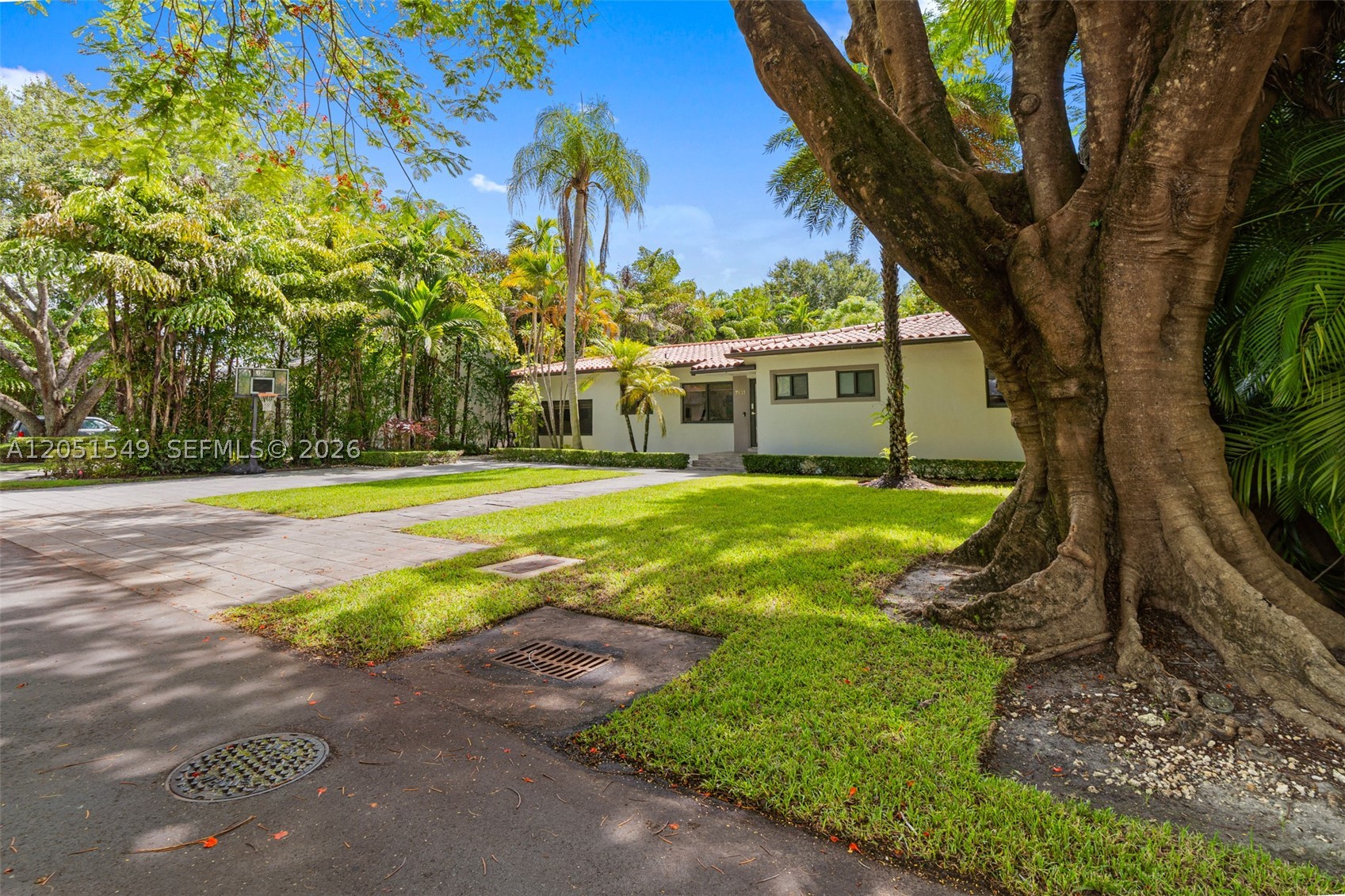 7831 SW 54th Ct Miami, FL 33143