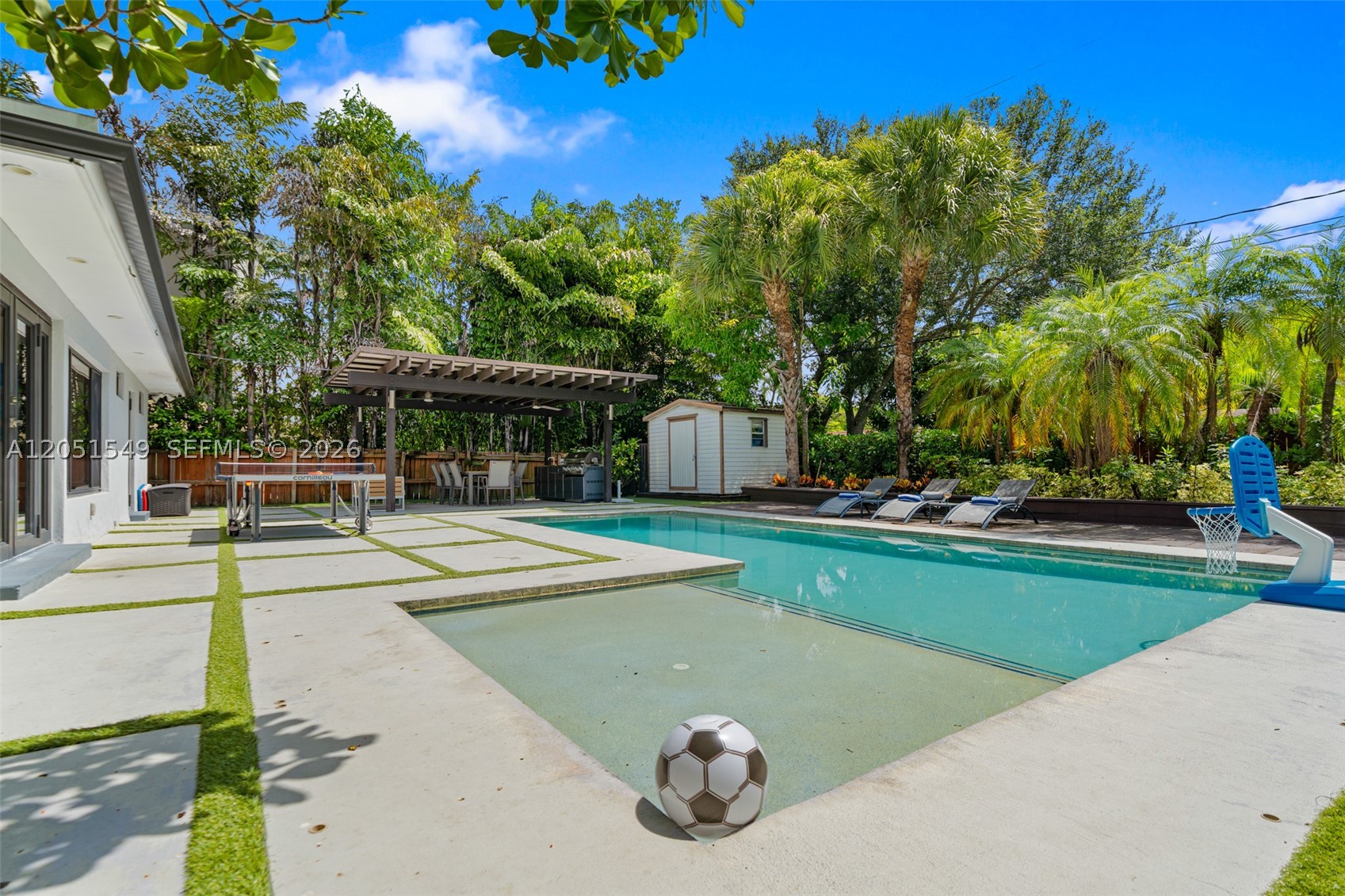 7831 SW 54th Ct Miami, FL 33143