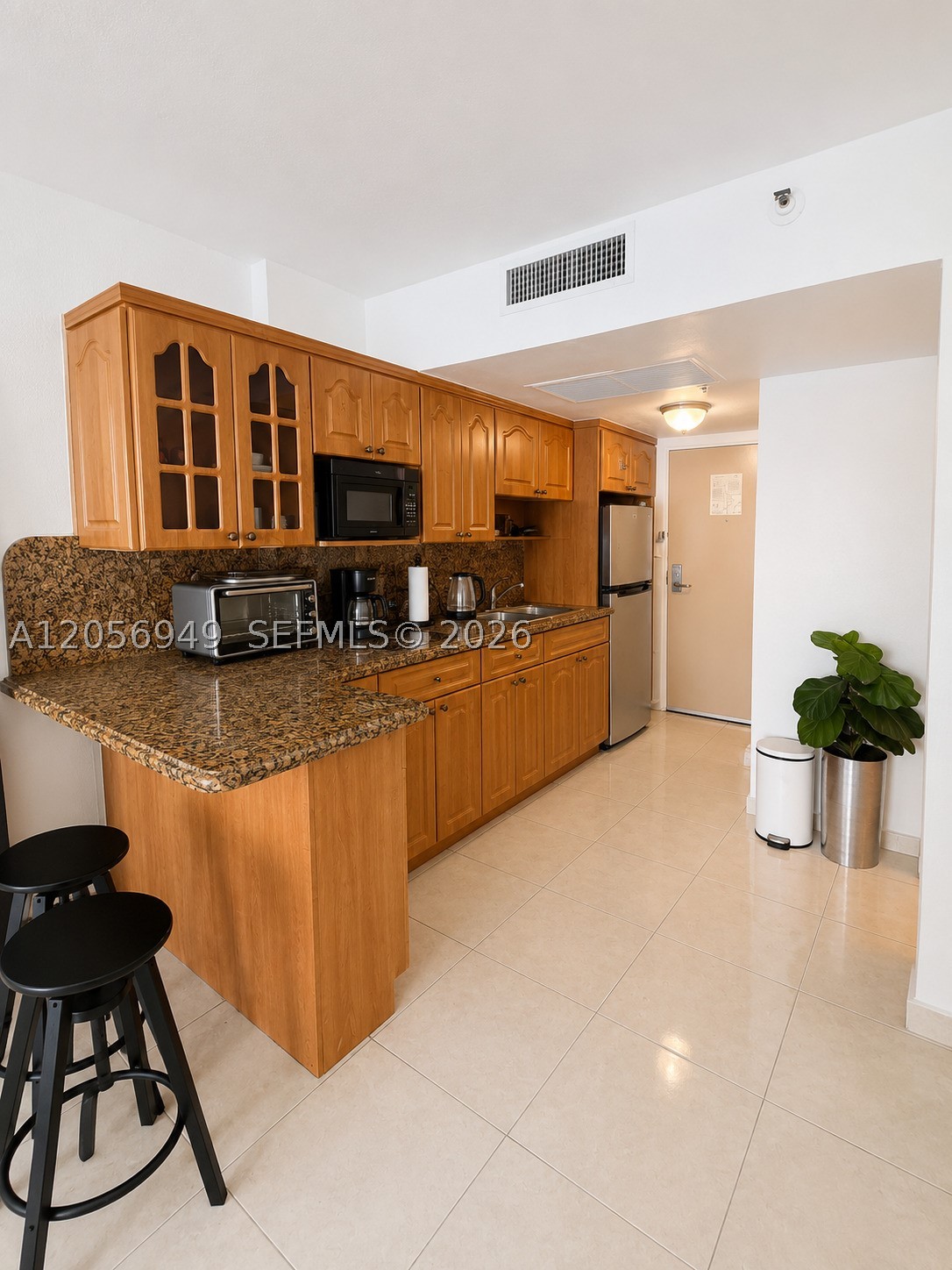 19201 Collins Ave #1025
