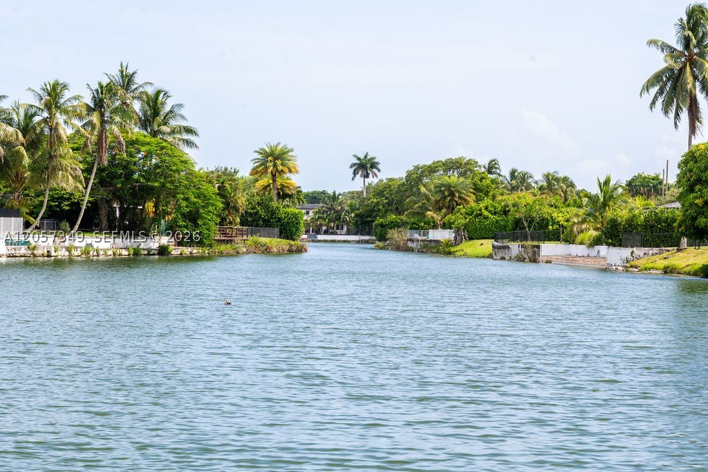 5711 SW 64th Ave South Miami, FL 33143