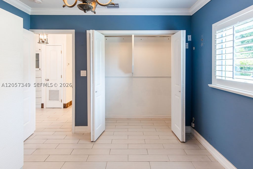 5711 SW 64th Ave South Miami, FL 33143