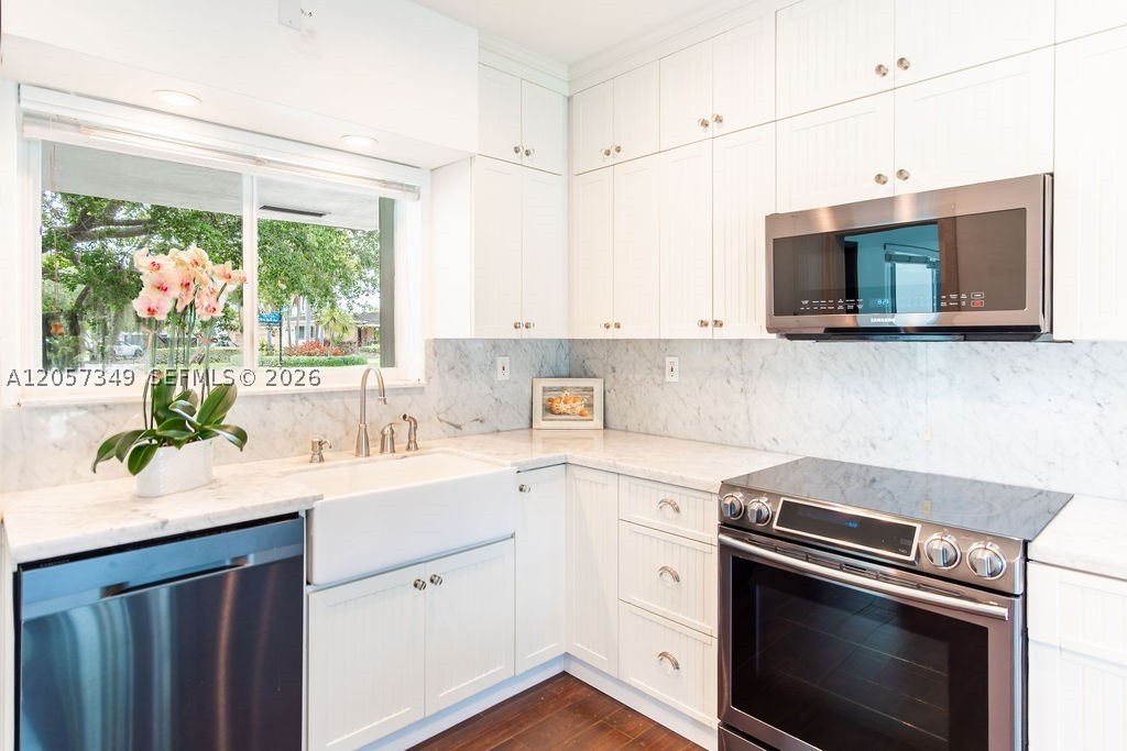 5711 SW 64th Ave South Miami, FL 33143