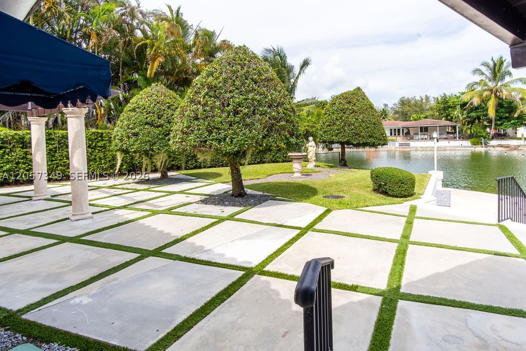 5711 SW 64th Ave South Miami, FL 33143