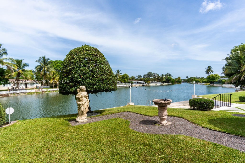 5711 SW 64th Ave South Miami, FL 33143