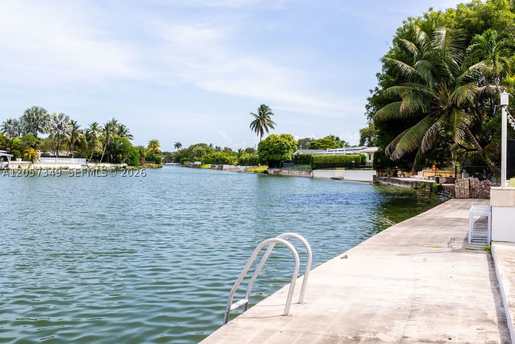 5711 SW 64th Ave South Miami, FL 33143