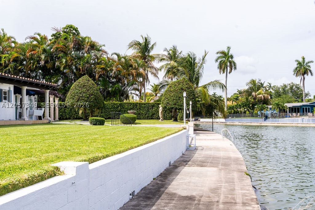 5711 SW 64th Ave South Miami, FL 33143