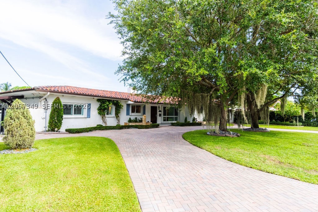 5711 SW 64th Ave South Miami, FL 33143