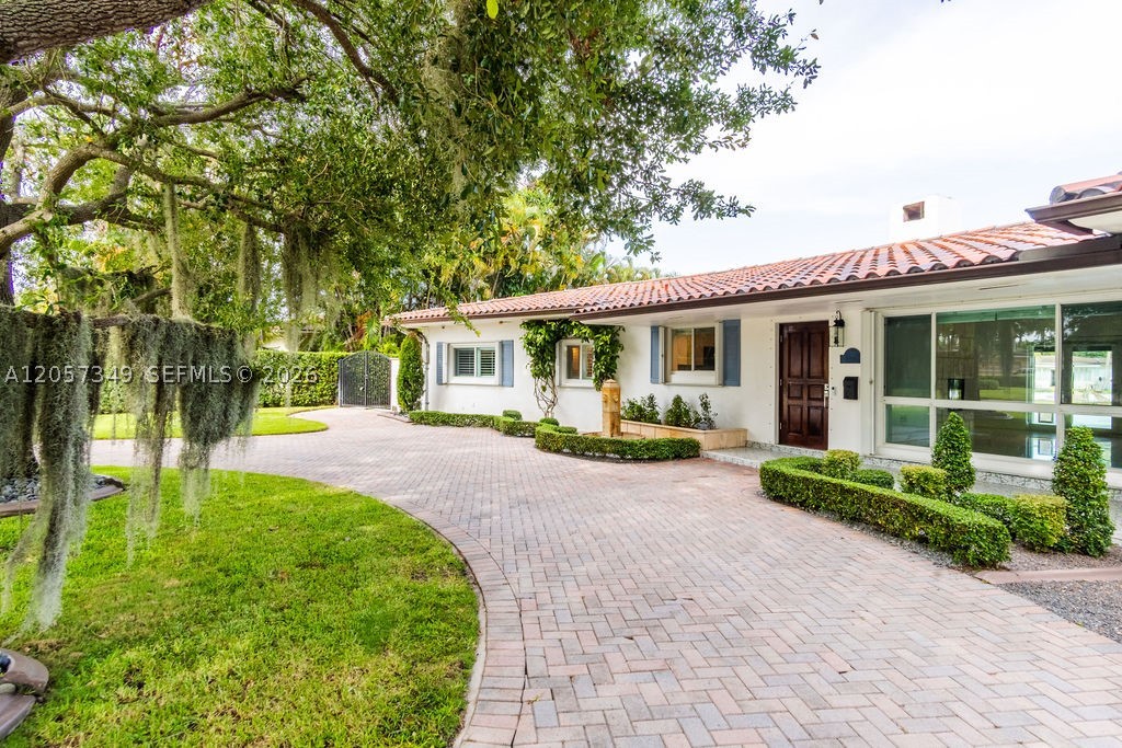 5711 SW 64th Ave South Miami, FL 33143