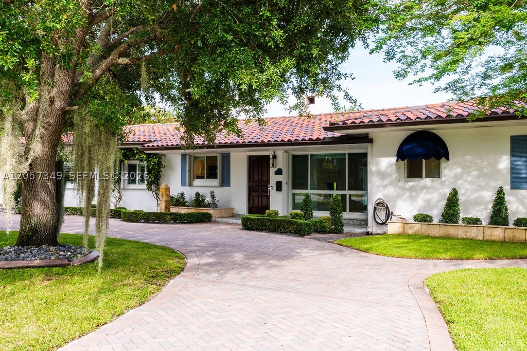 5711 SW 64th Ave South Miami, FL 33143