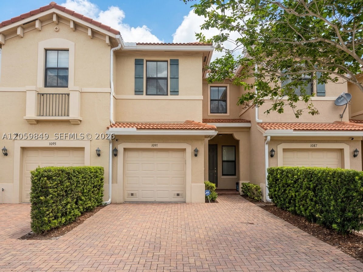 1091 NW 33rd Ct