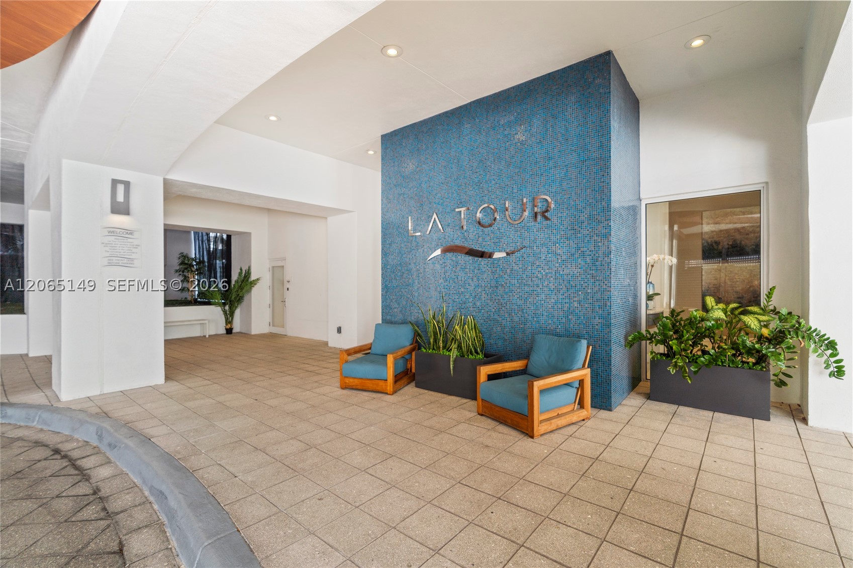 image La Tour Condo3