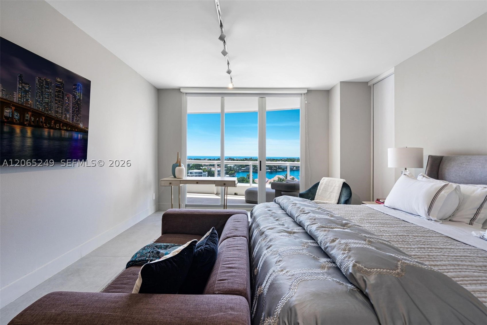 21050 Point Pl #1006 Aventura, FL 33180
