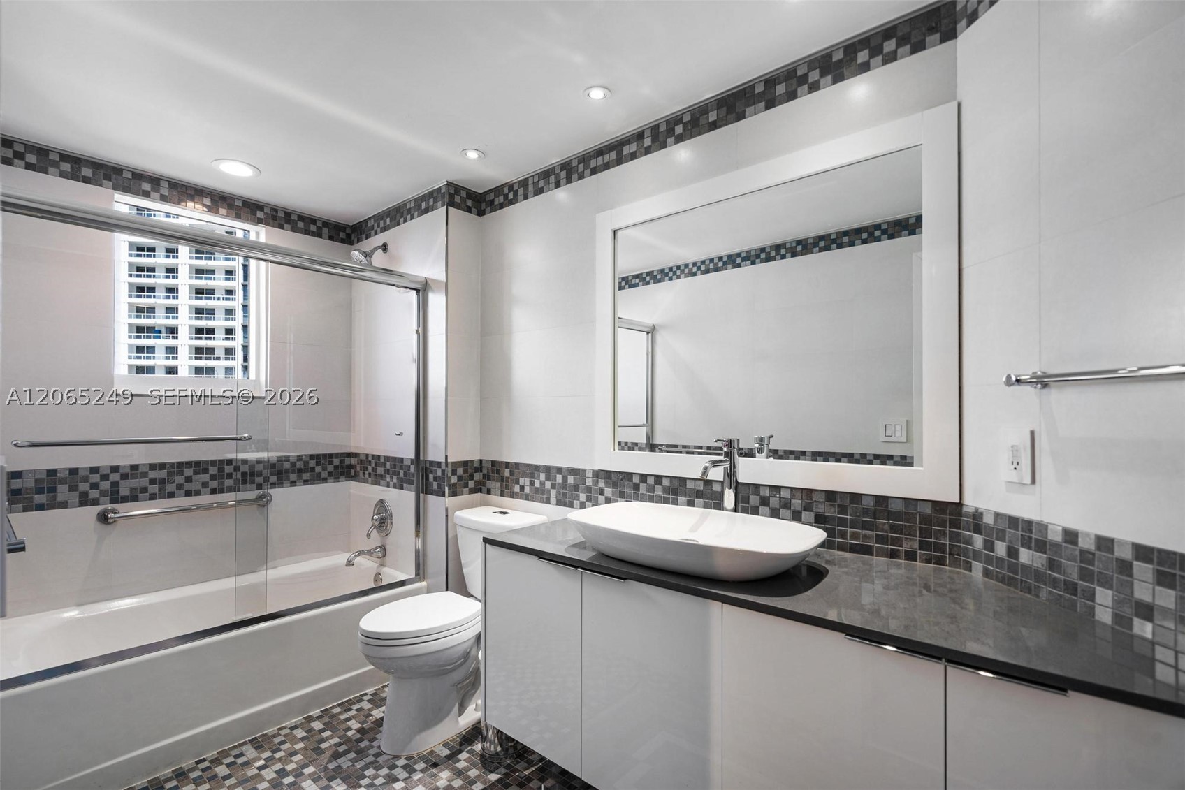 21050 Point Pl #1006 Aventura, FL 33180