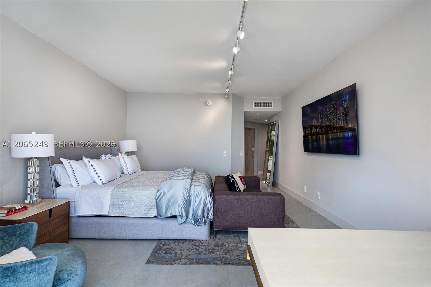 21050 Point Pl #1006 Aventura, FL 33180