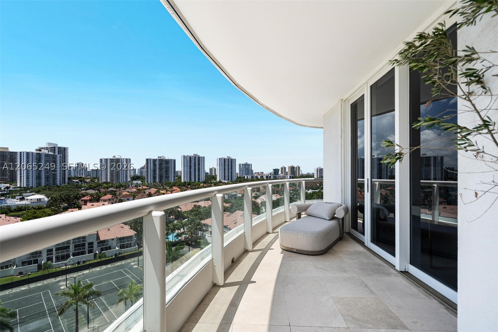 21050 Point Pl #1006 Aventura, FL 33180
