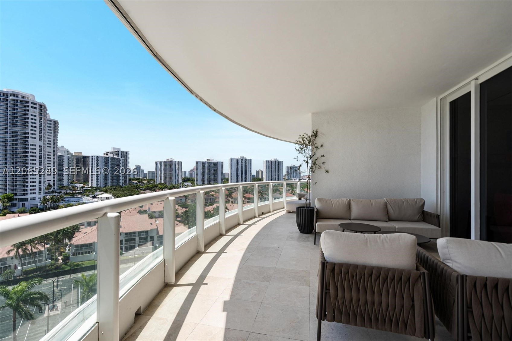 21050 Point Pl #1006 Aventura, FL 33180