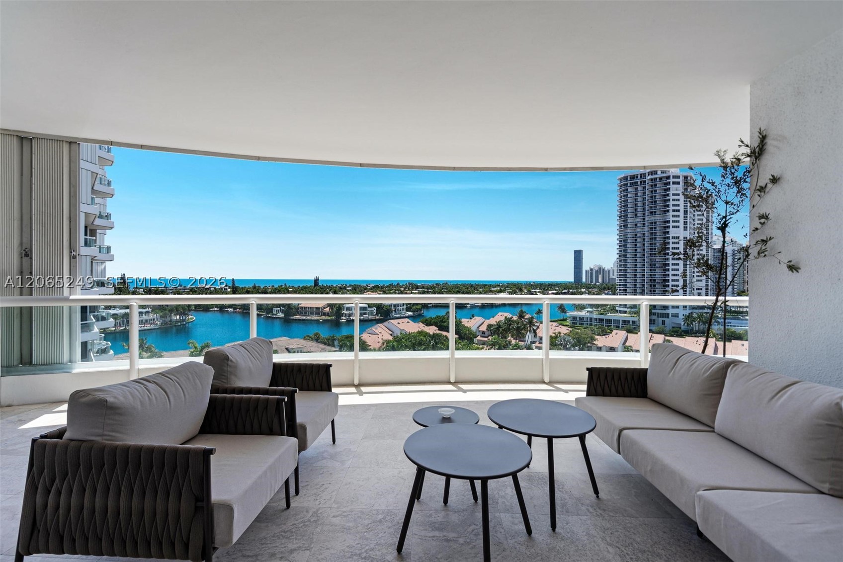 21050 Point Pl #1006 Aventura, FL 33180
