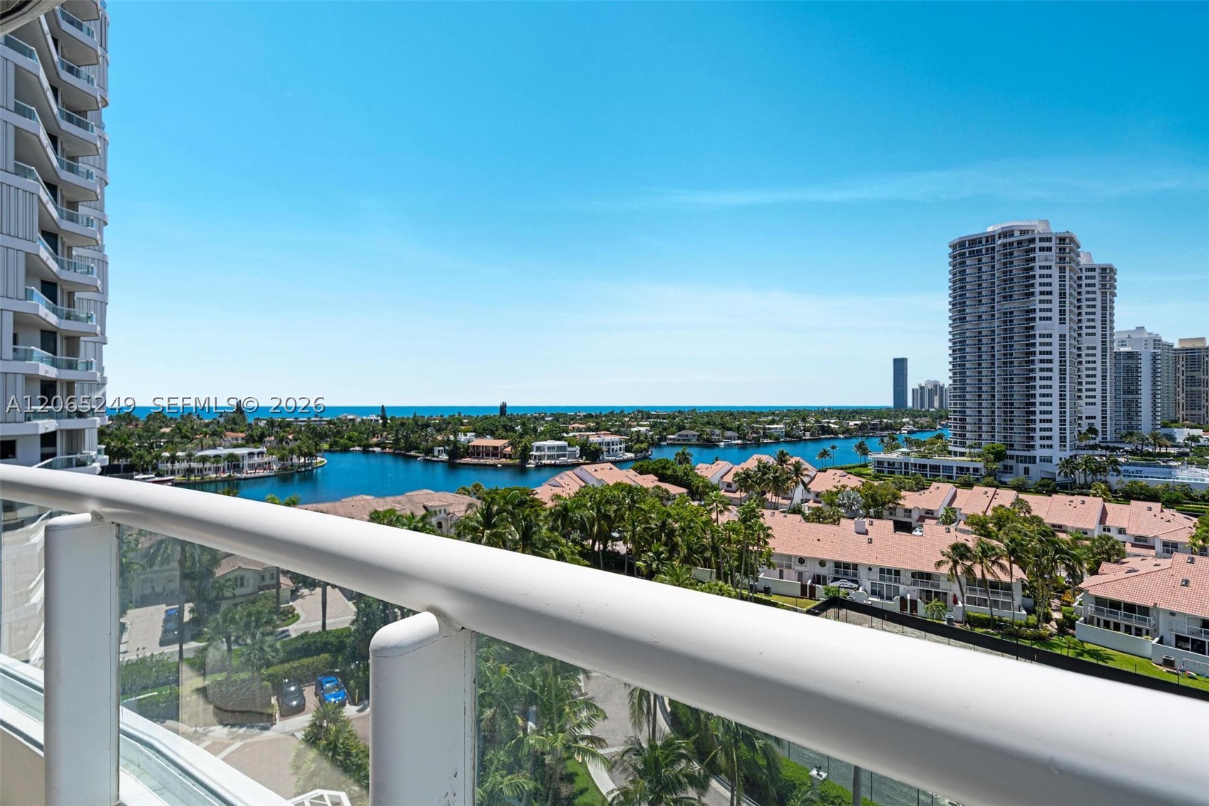 21050 Point Pl #1006 Aventura, FL 33180